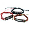 Kokosnuss-Armbänder mit Slogan – Vegan