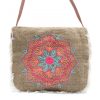 Fransentasche mit gestickter Mandala