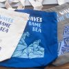 Baumwoll-Leinwandtasche mit Druck - We are Waves - Grau, Blau und Natur