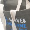 Baumwoll-Leinwandtasche mit Druck - We are Waves - Grau, Blau und Natur